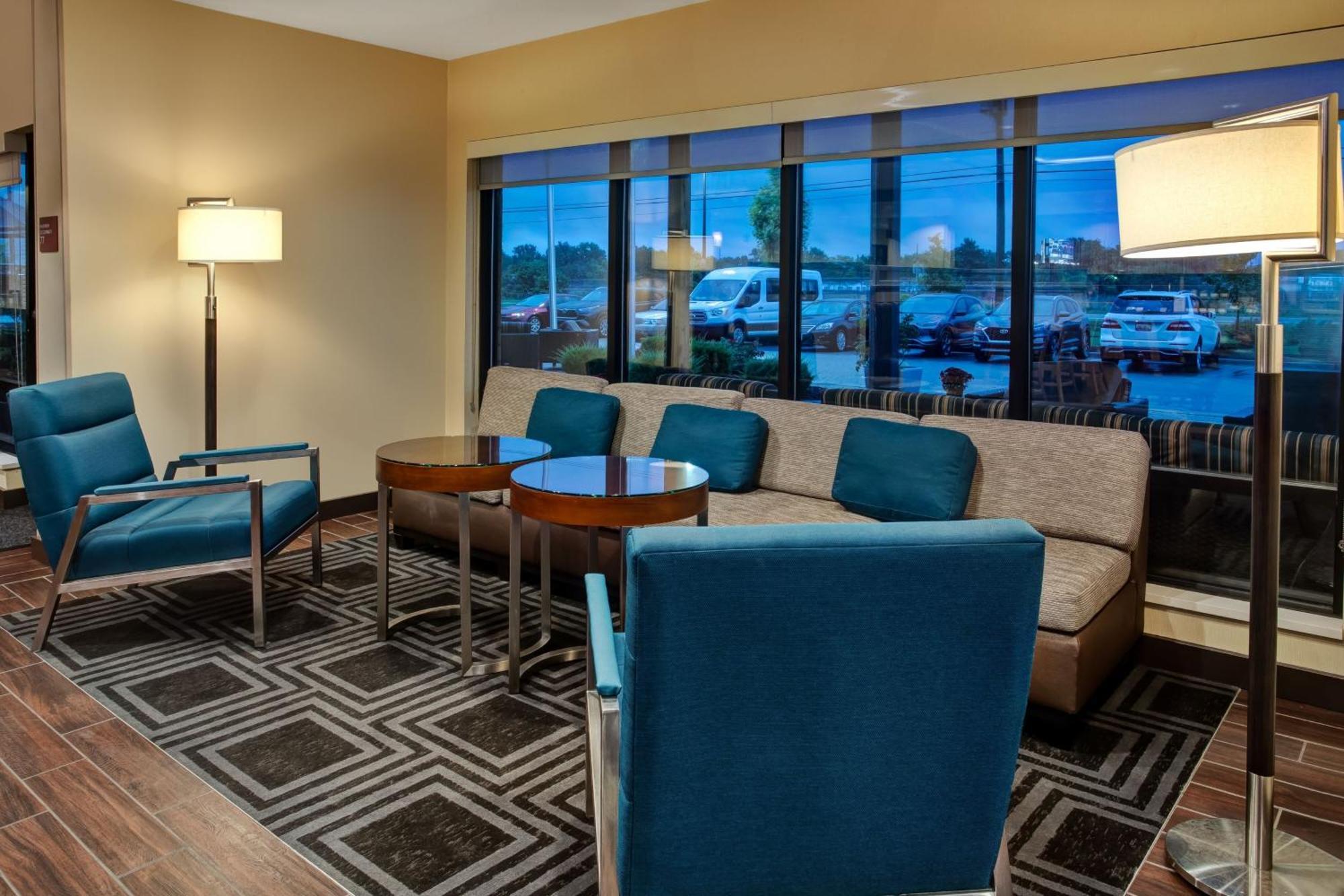 Towneplace Suites By Marriott Detroit Белвил Екстериор снимка