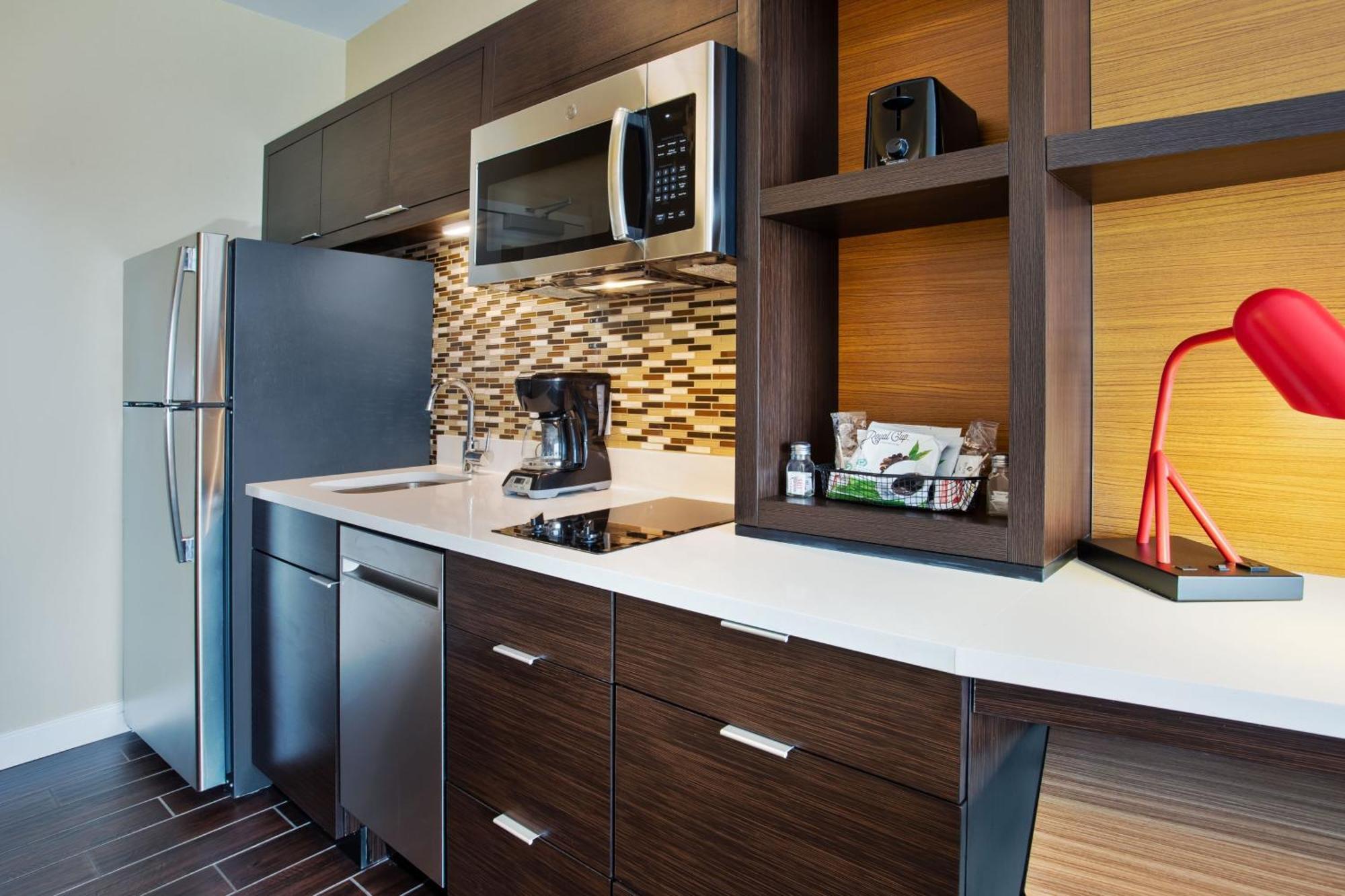 Towneplace Suites By Marriott Detroit Белвил Екстериор снимка