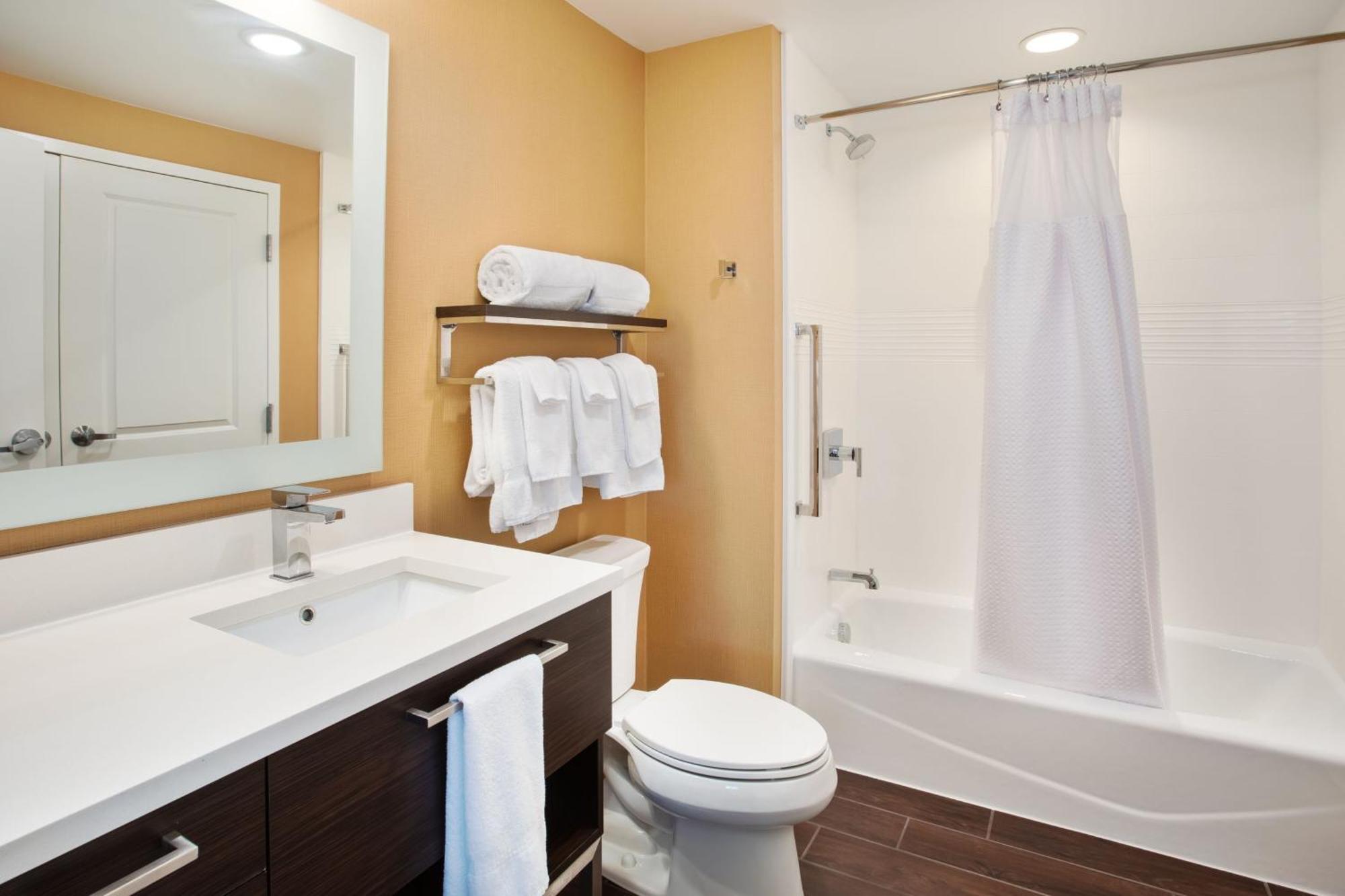 Towneplace Suites By Marriott Detroit Белвил Екстериор снимка