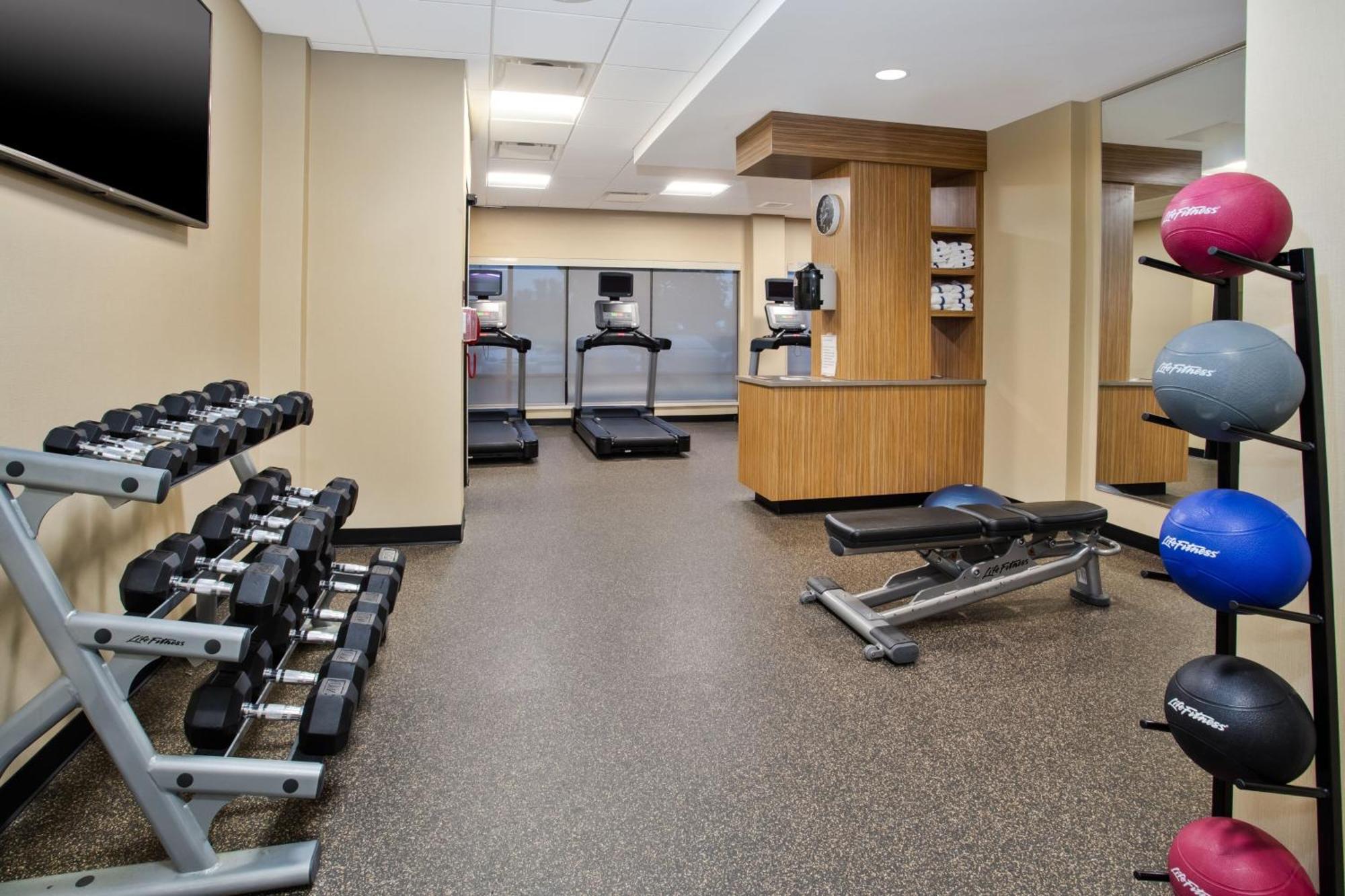 Towneplace Suites By Marriott Detroit Белвил Екстериор снимка
