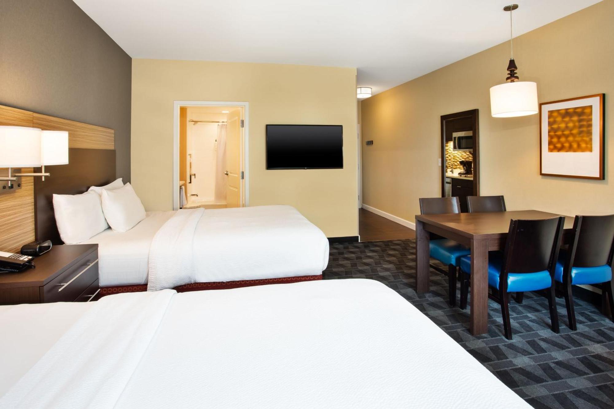 Towneplace Suites By Marriott Detroit Белвил Екстериор снимка