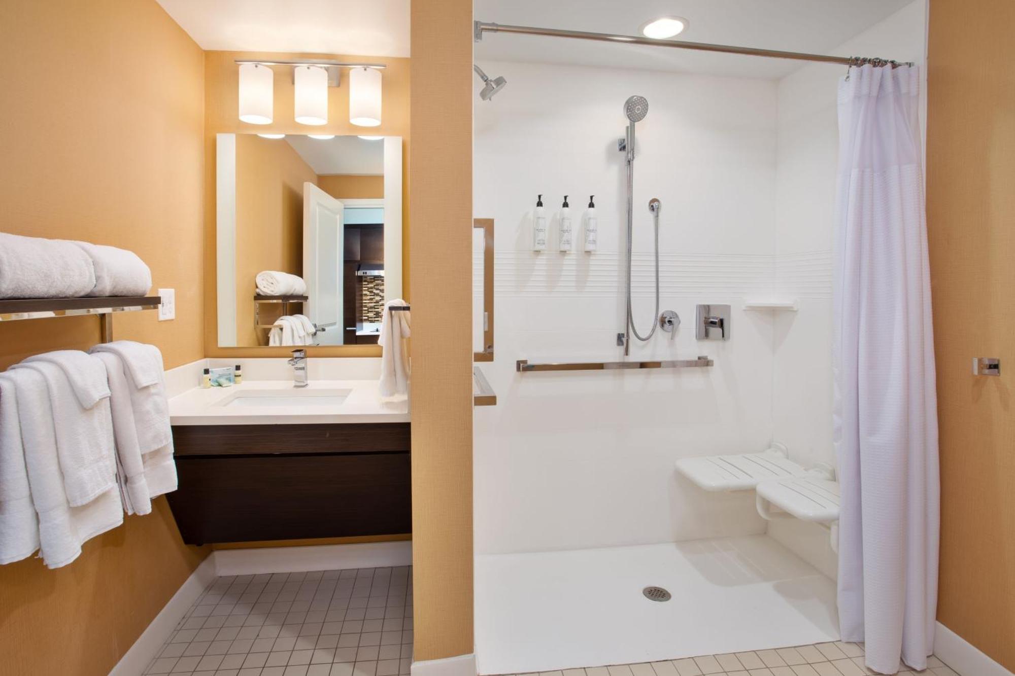 Towneplace Suites By Marriott Detroit Белвил Екстериор снимка